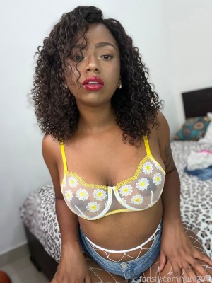 Yuni Nicolee Photo #2