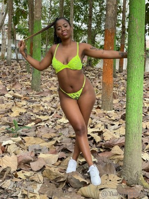 Yuni Nicolee Photo #12