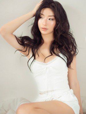 Winnie Chang Photo #56