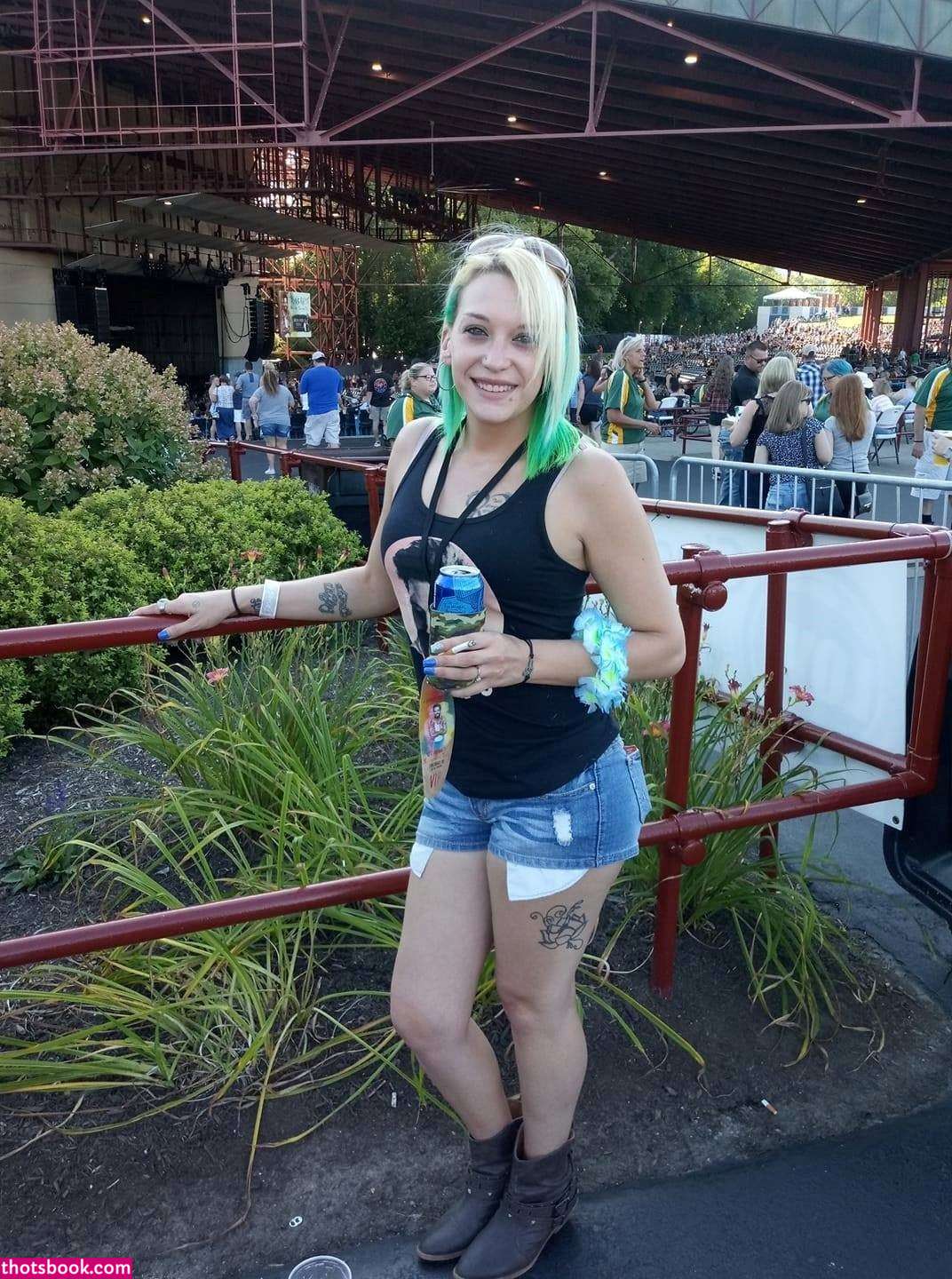 Davina Jewell Photo #4