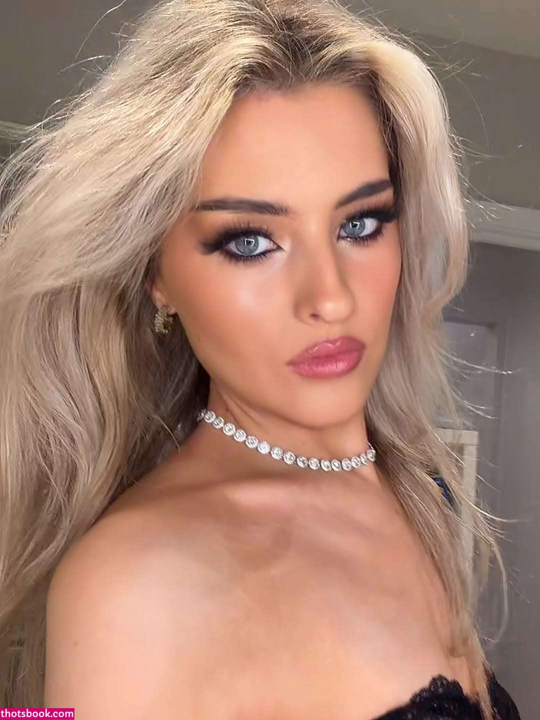 Ellie Middleton Photo #3