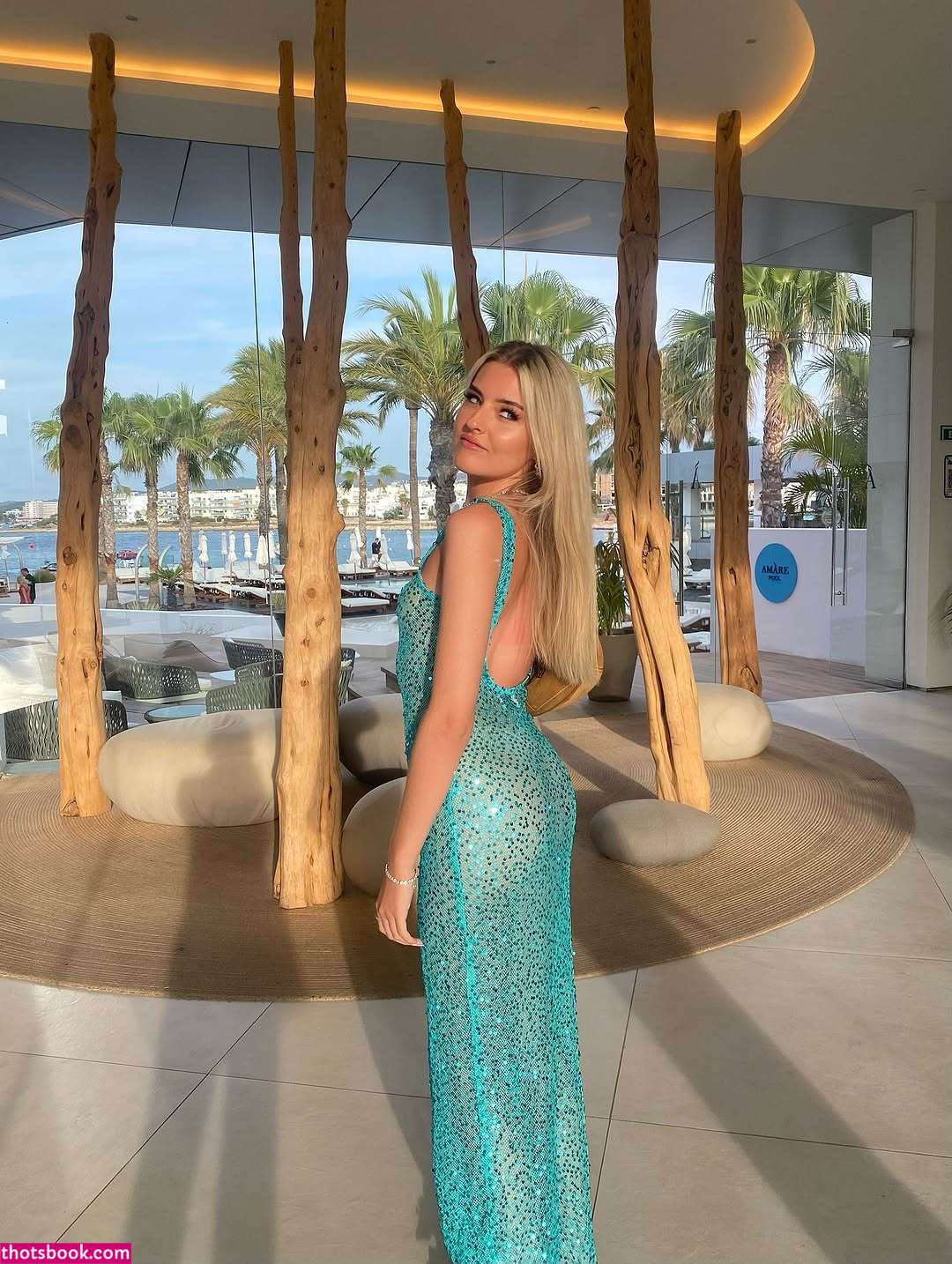 Ellie Middleton Photo #20