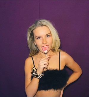 Jenn Rumney Photo #1