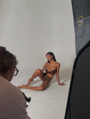 Laura Victoria Photo #11