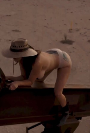 Sarah Stogner Photo #11