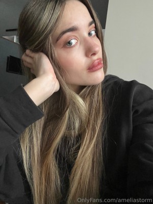 ameliastorm Photo #1