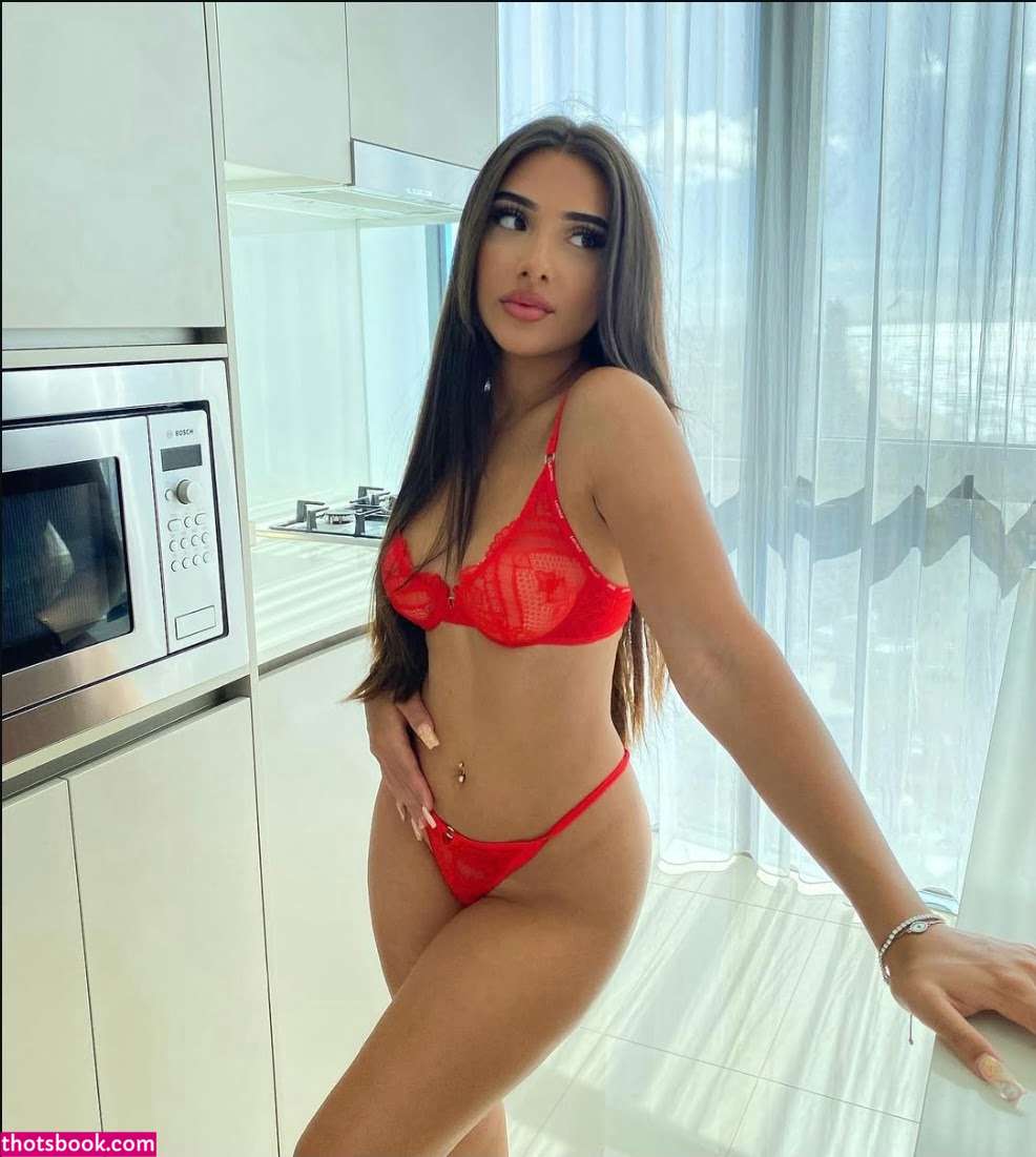 Siobhan Awad Photo #10