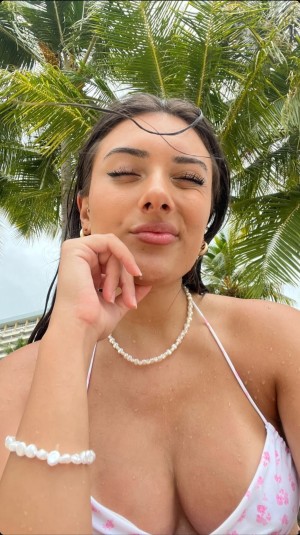 Siobhan Awad Photo #15