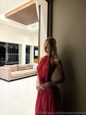 Jessiee Trueman Photo #7