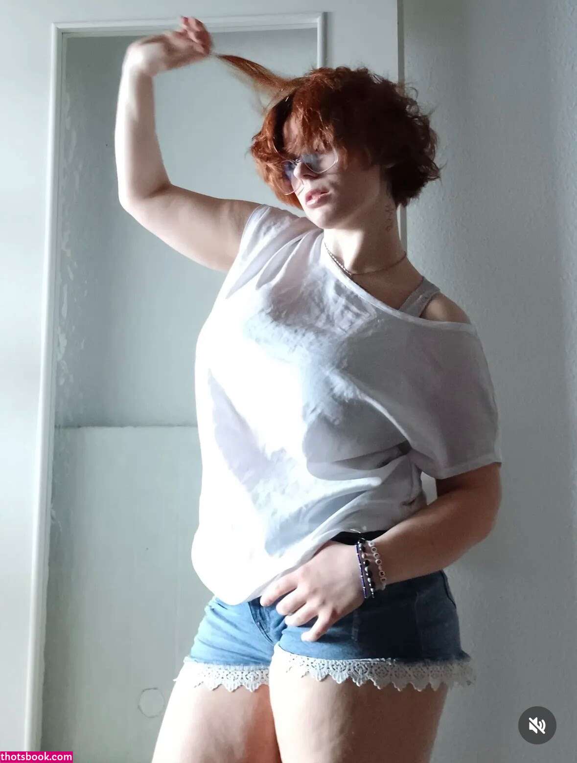 Glossygirl093 Photo #2