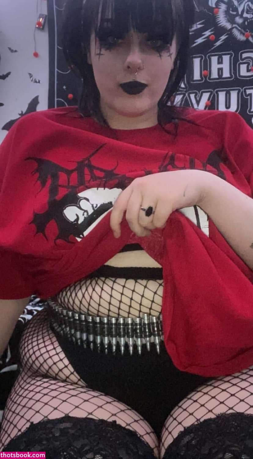 Thrashbarbie Photo #14