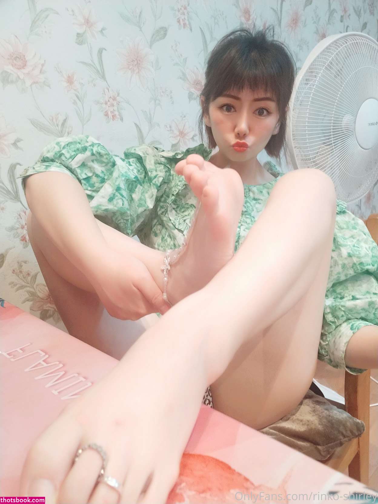 Shirley Pinksoles Photo #5