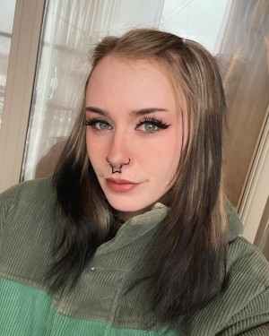 Tellmemore666 Photo #10