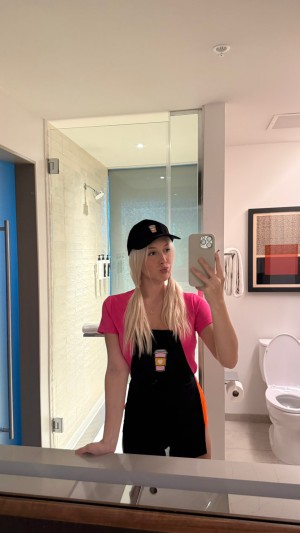 Julia Tate Photo #25