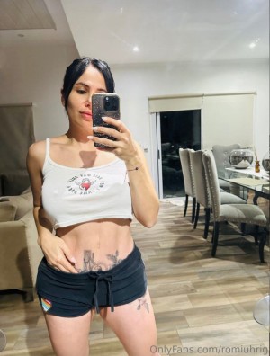 Romina Uhrig Photo #4