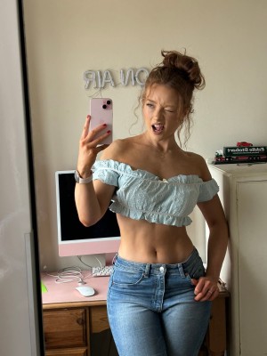 phoebeisginger Photo #58