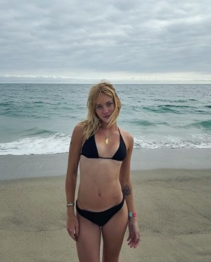 Alivia Henry Photo #18