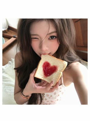 Elyn Leong Photo #27