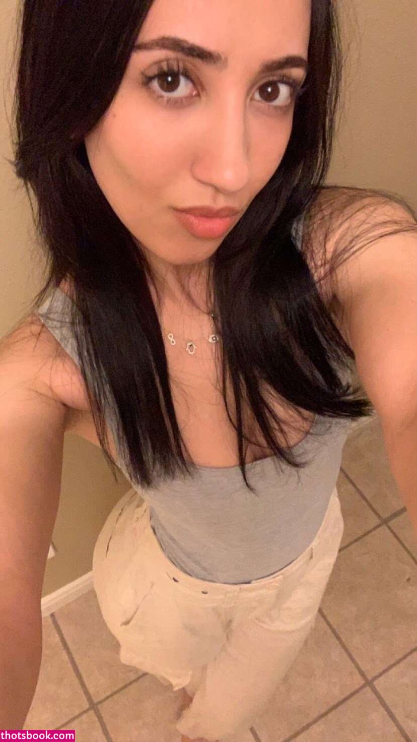 Maya Fathi Photo #10