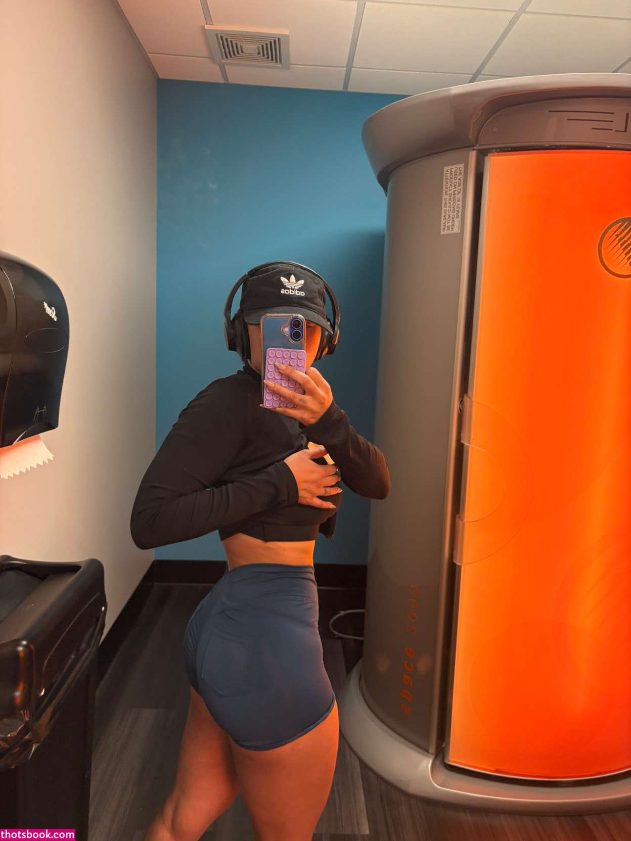 eliesunderworld Photo #9