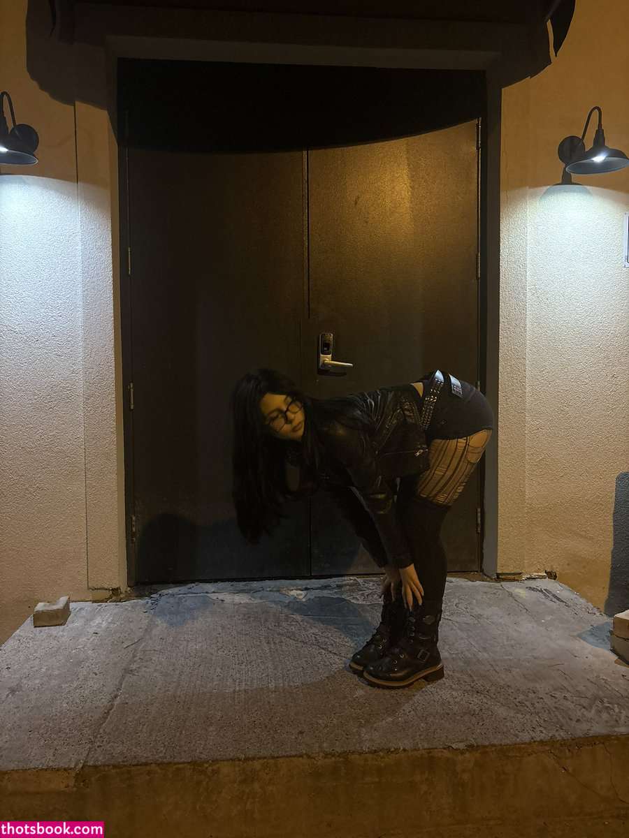 Sadgirlfetish Photo #23