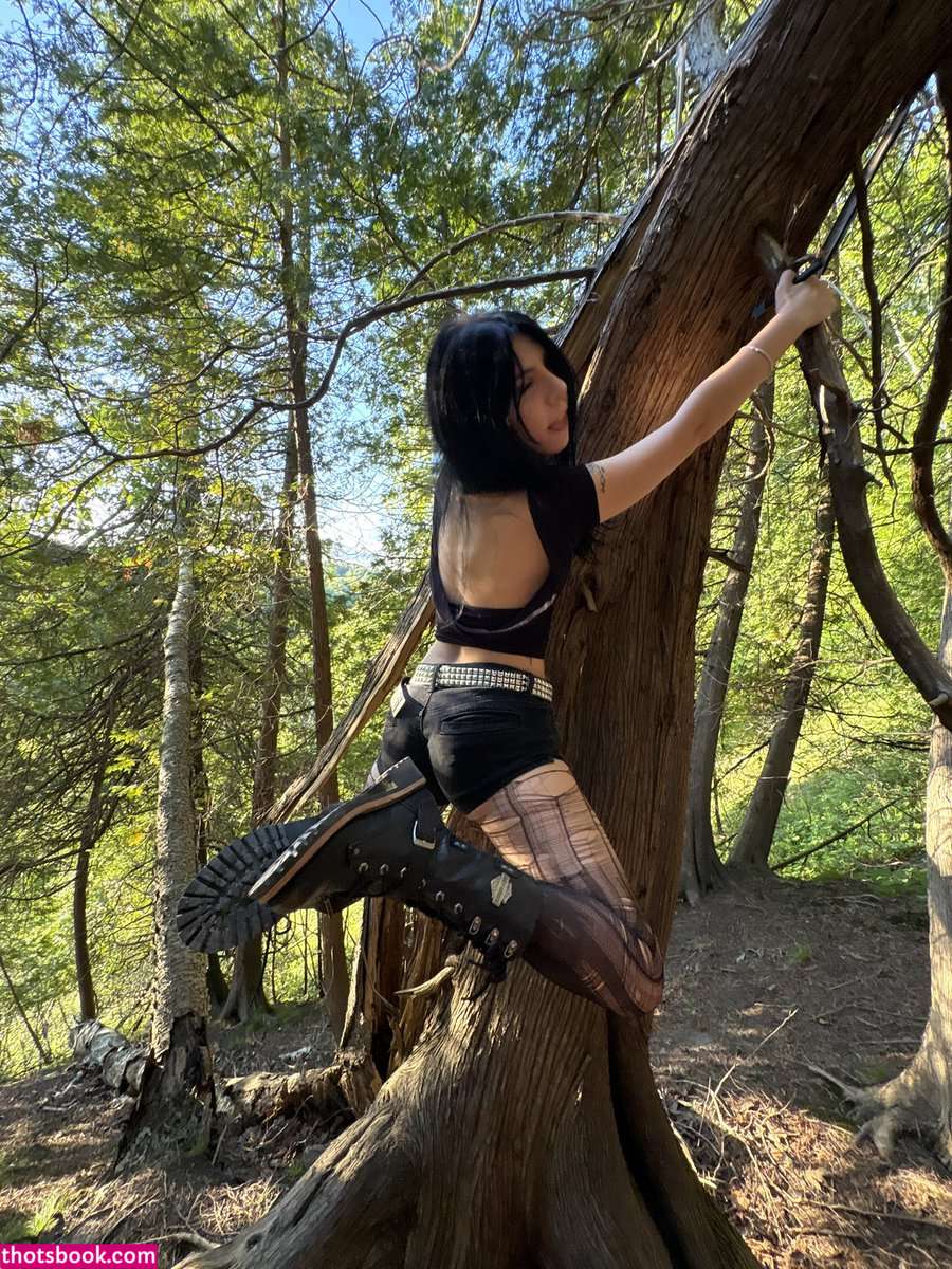 Sadgirlfetish Photo #25