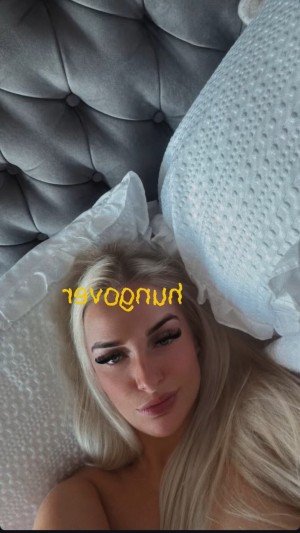 Abigail Holder Photo #7