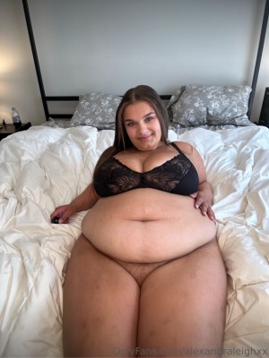 Alexandra Leigh Photo #18