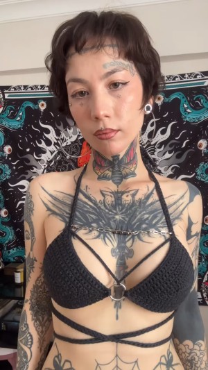 karmahandpoke Photo #3