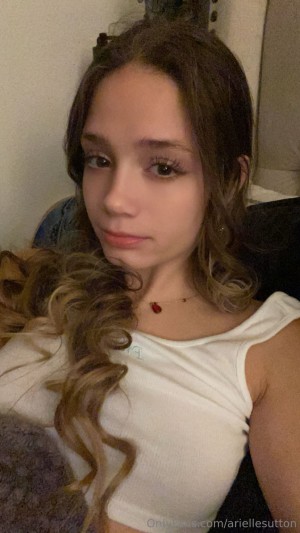 ariellesutton Photo #18