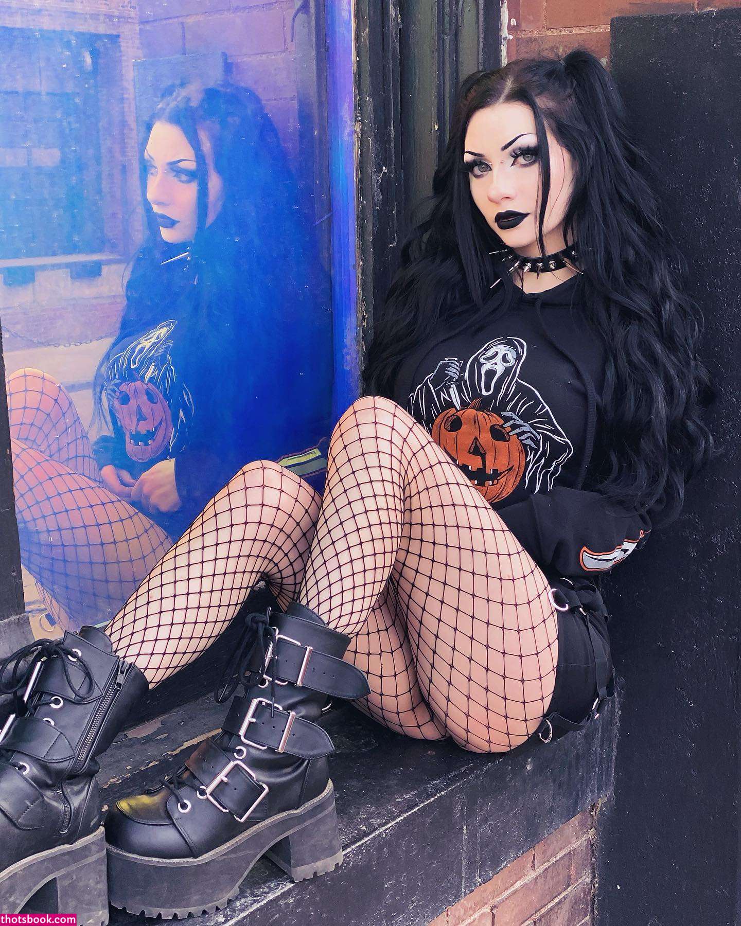 dahliawitch Photo #4