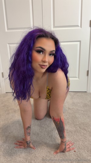 Mary Liven Photo #13