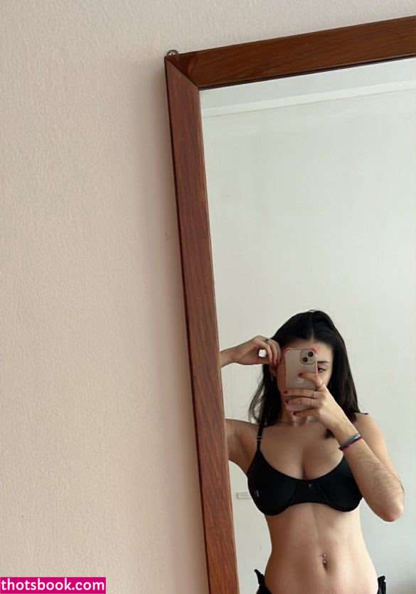 Valentina Maroni Photo #2