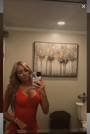 Ellie Bellyy Photo #31