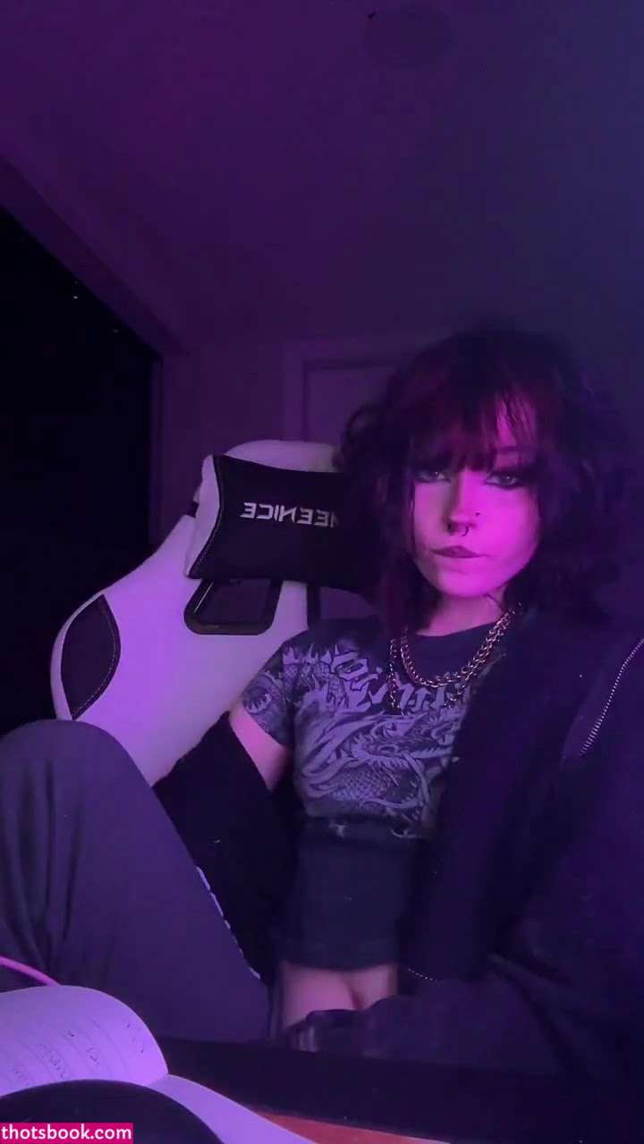 gothpimpbitcxh Photo #2