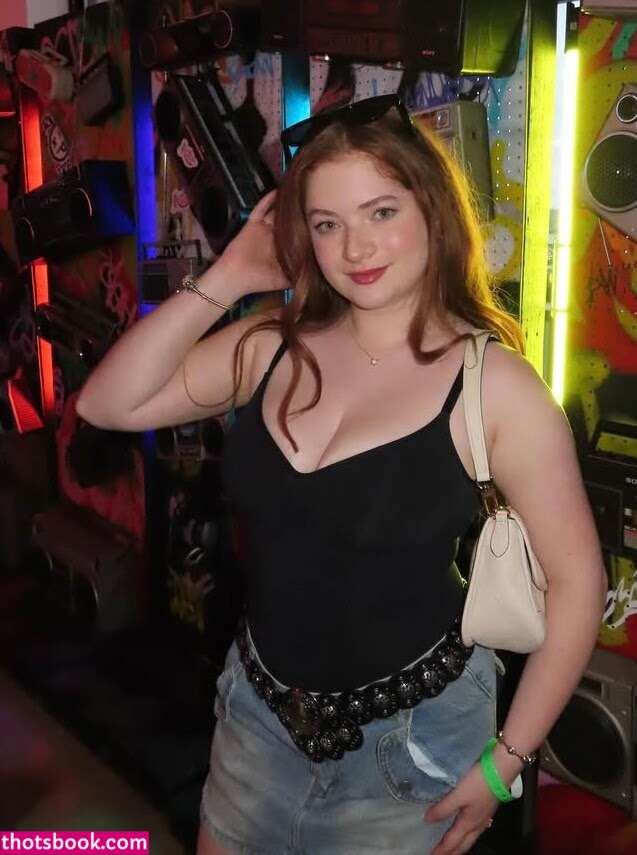 Juliet Siegel Photo #16