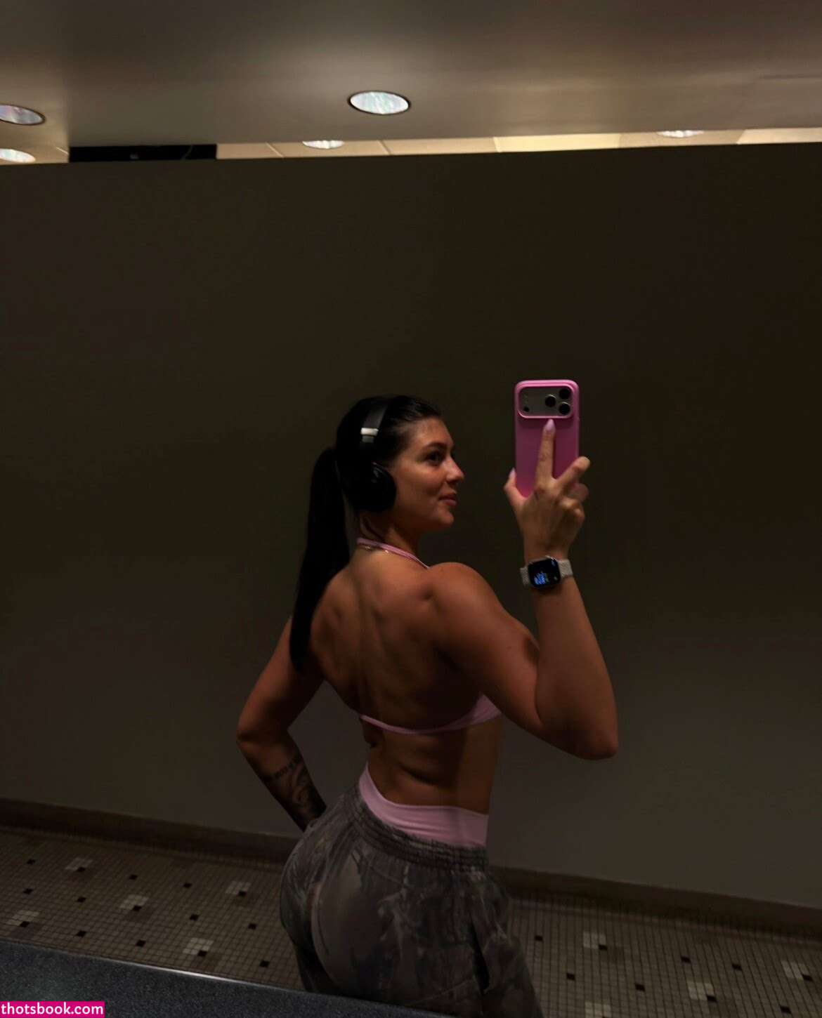 kingv0nstan Photo #7