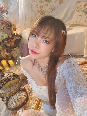 Ellemonade Photo #15