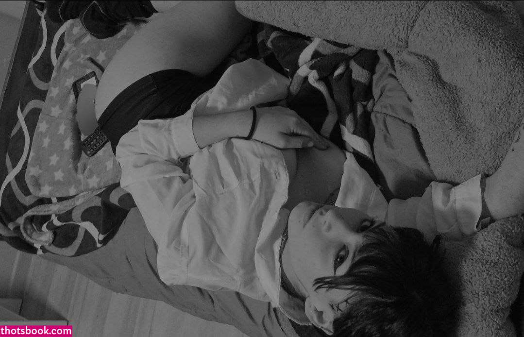 Sasha Moore Photo #2