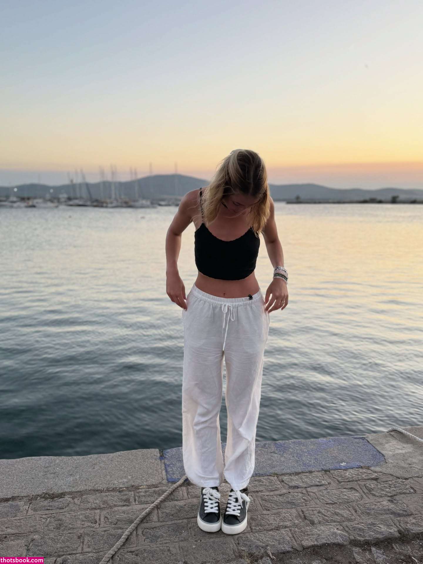 Nikol Synn Photo #10