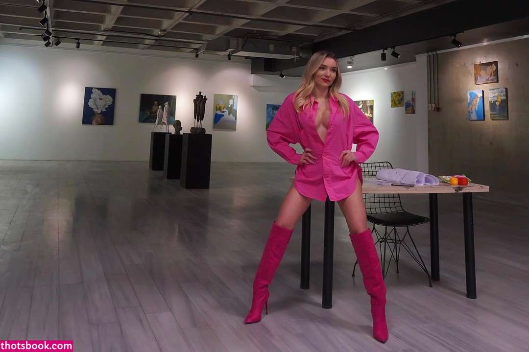 Selen Senal Photo #14