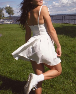 Courtney Sarault Photo #4