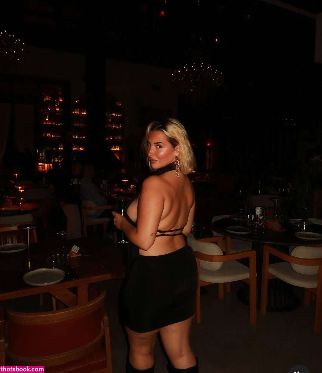 Ezgi Ergenc Photo #7