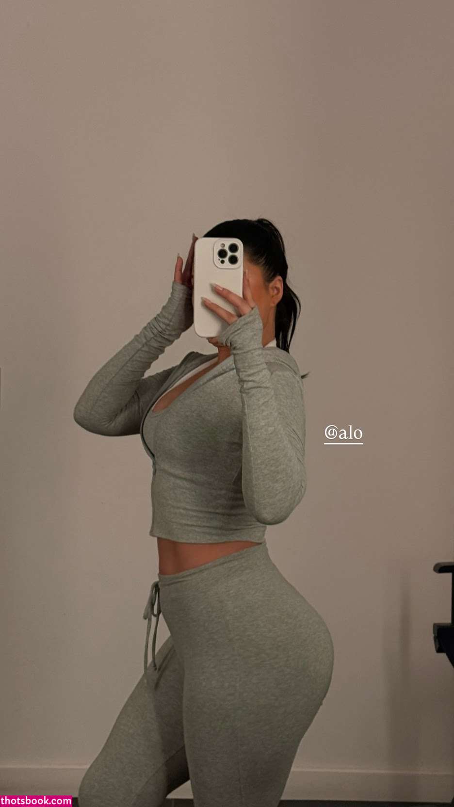 Julia Kelly Photo #116