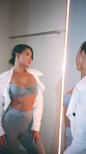 Julia Kelly Photo #115