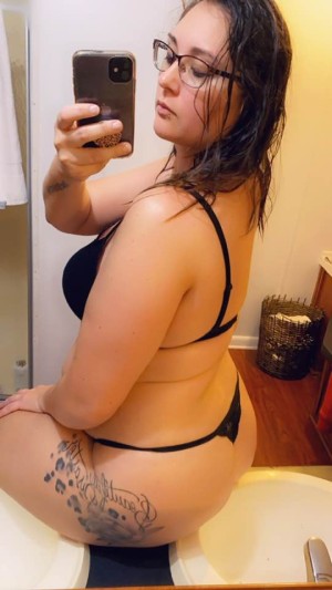 Damnnn Manda Photo #4