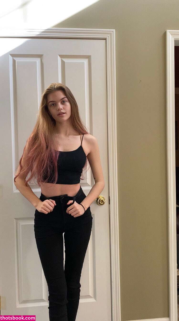 Emma Beardsley Photo #14