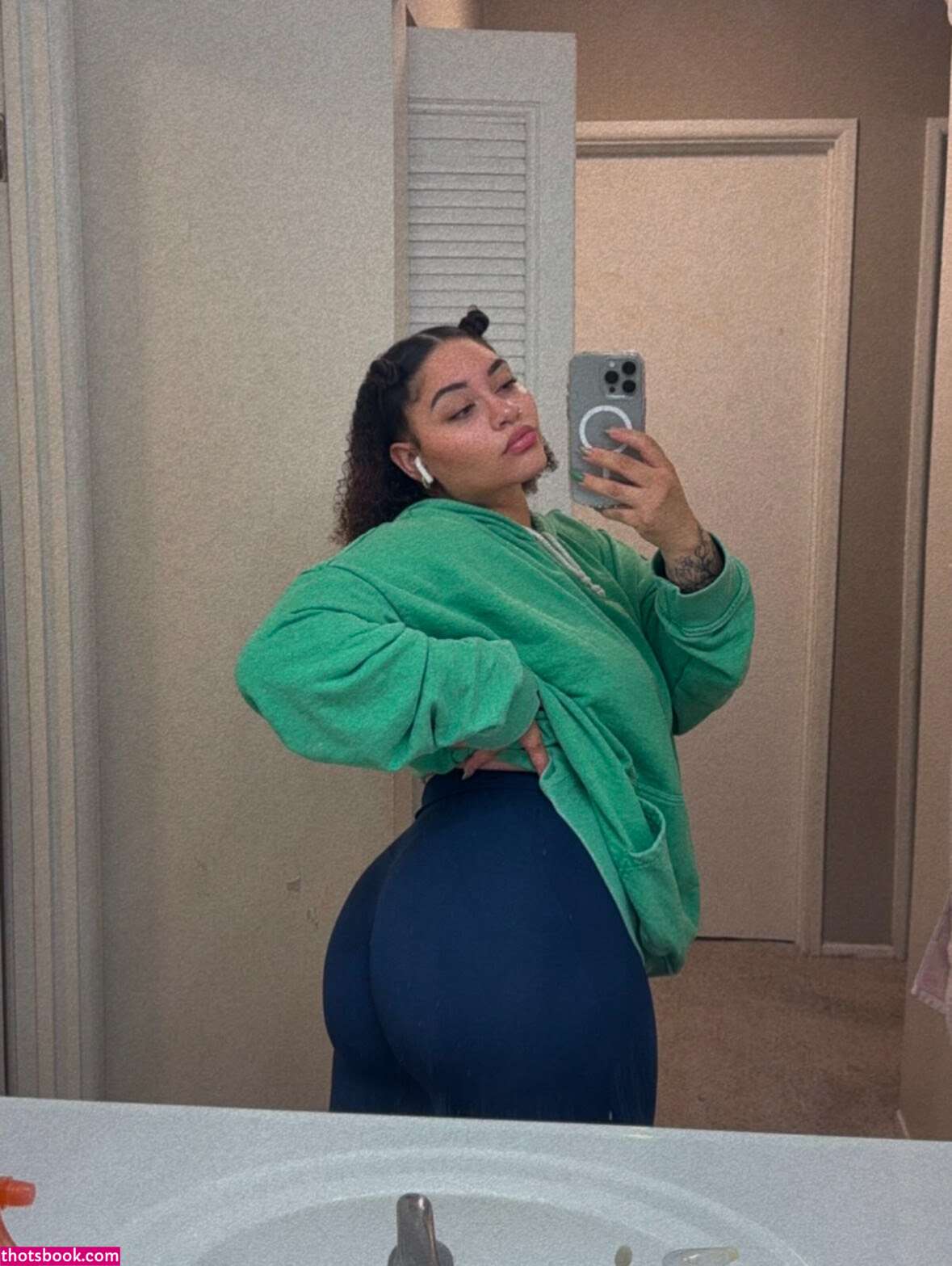 Greensiren77 Photo #2