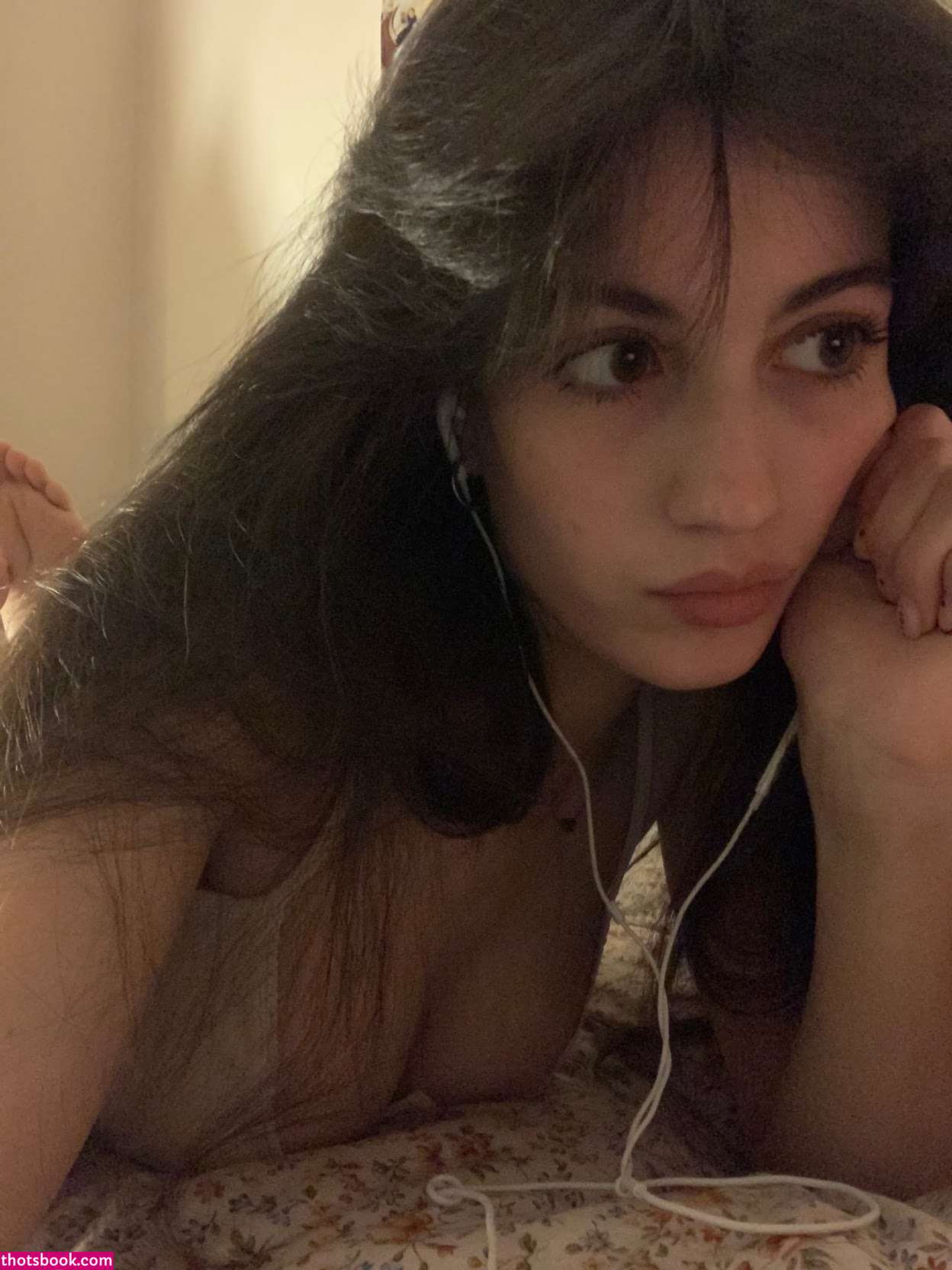 Reaisnowhite Photo #4