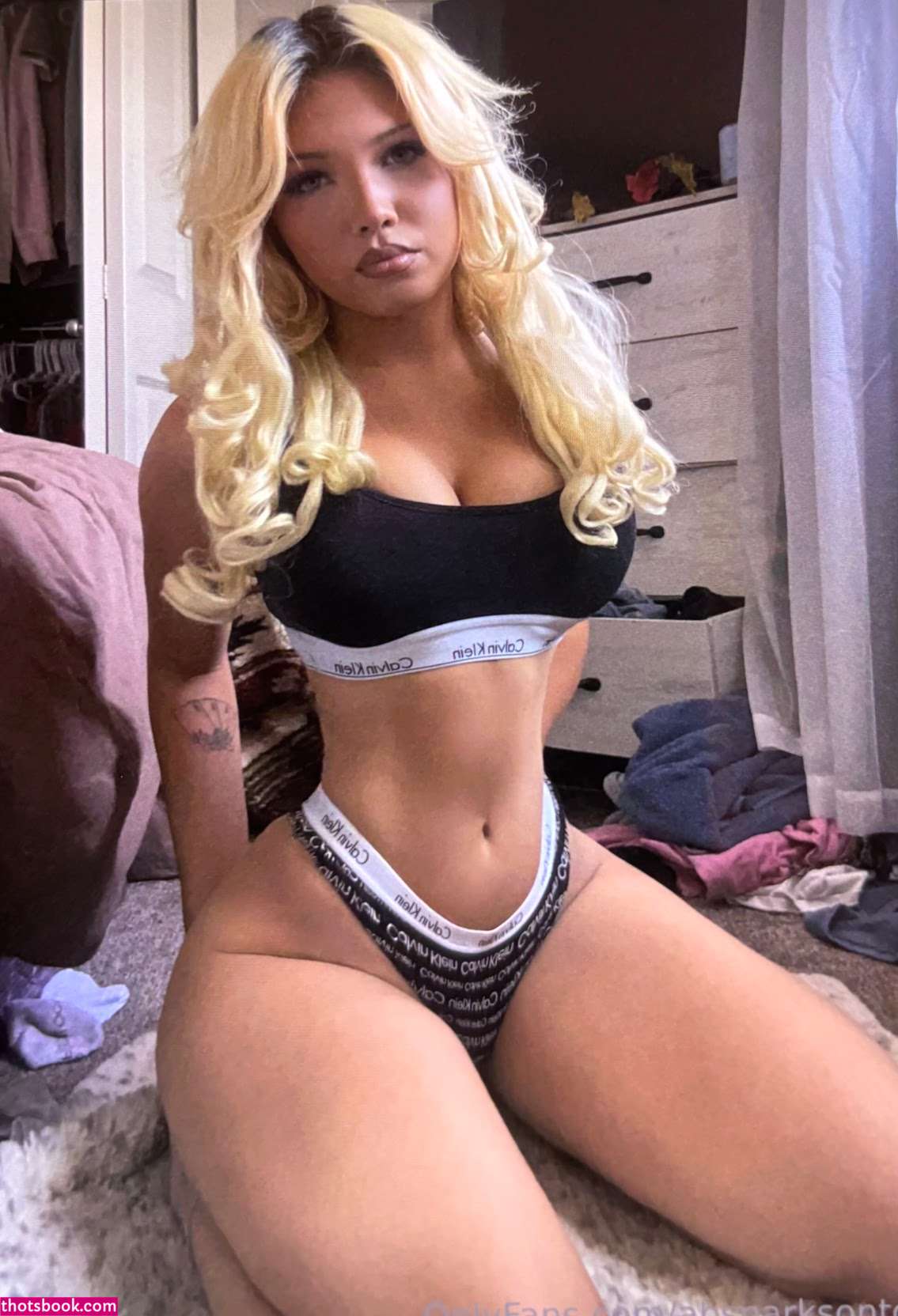 officialabsparks Photo #34